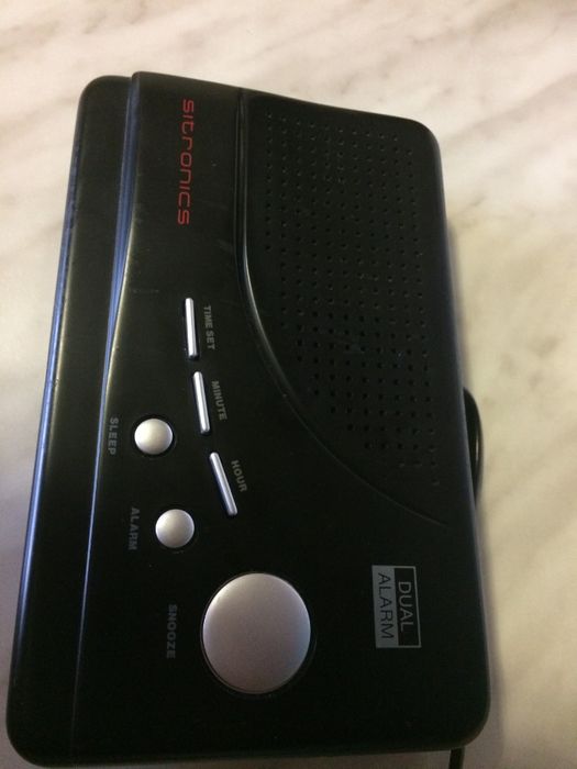 Радиочасы с приемником "Sitronics scr3002".