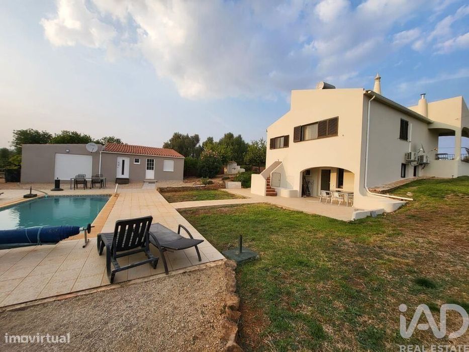 Casa / Villa T5 em São Bartolomeu de Messines de 143,3 m2