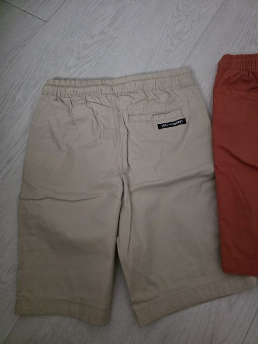 Conjunto de calções bege e cor de tijolo tamanho 7-8 anos da lefties