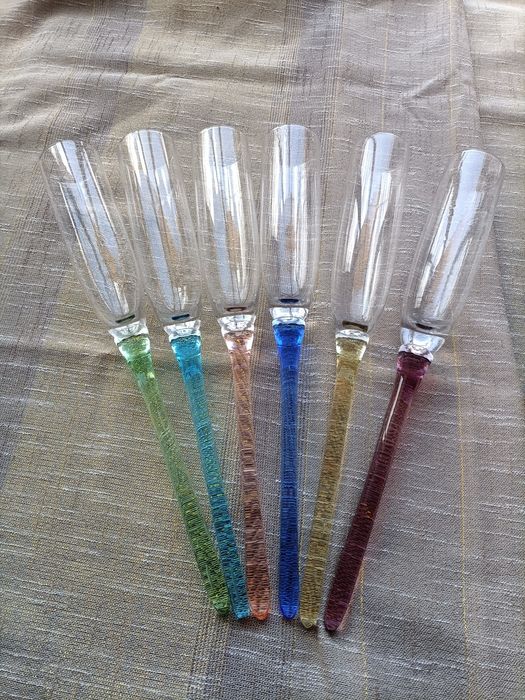 Flutes de champanhe sem base no pé