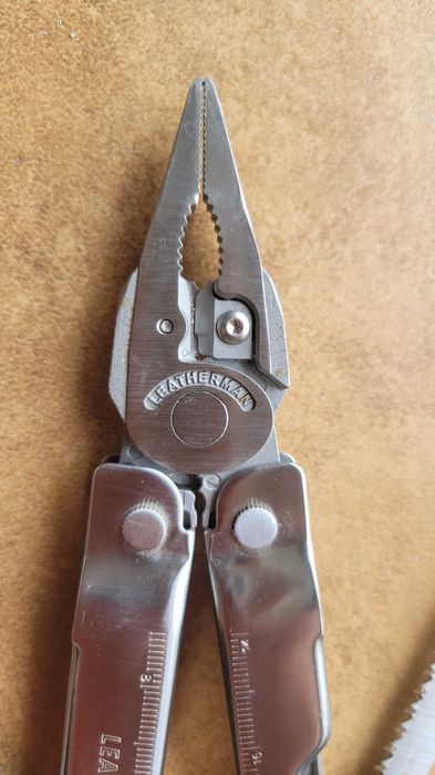 Leatherman super tool 300 z etui