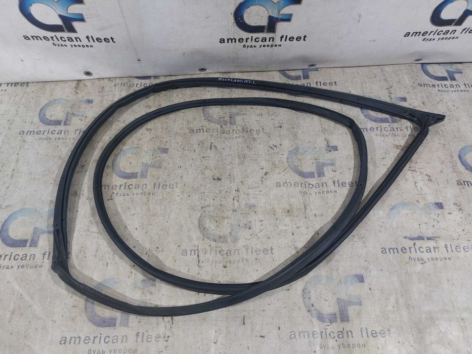 Mitsubishi Outlander 14- Уплотнитель двери передний левый \ Аутлендер