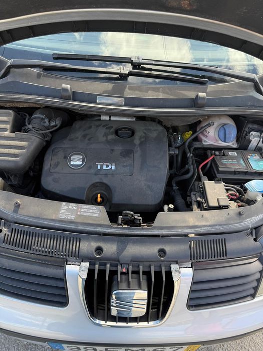 Vendo  ou troco por carrinha de 7 lugares mais pequena