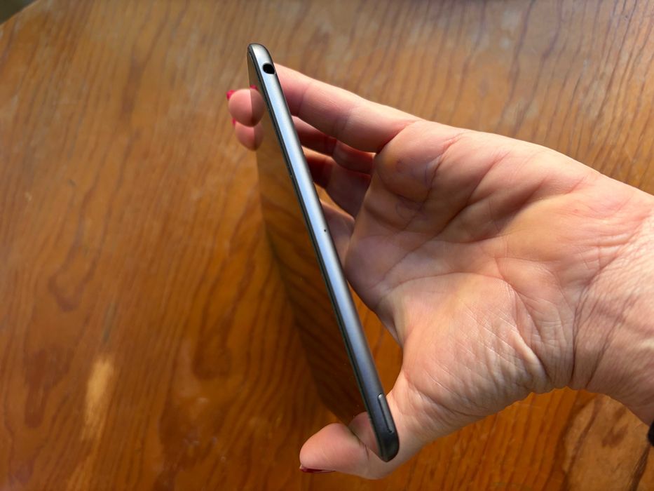 iPad mini 5ª geração – 64GB – Bateria 90% – Com capa e película