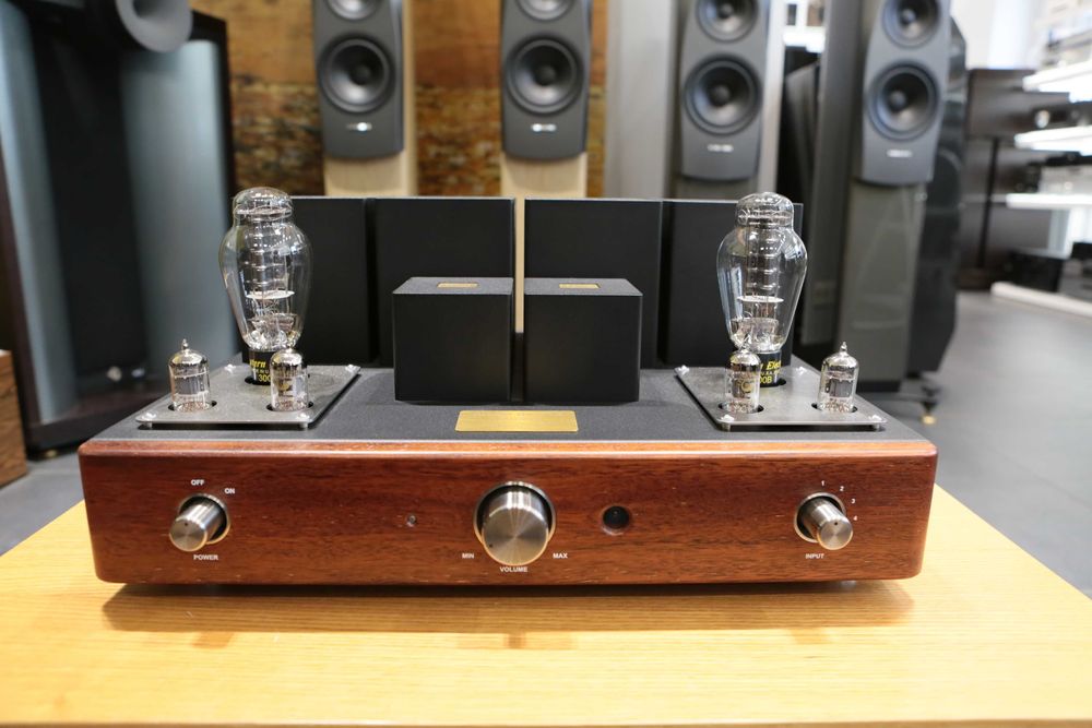 Audio Reveal Classique wzmacniacz zintegrowany