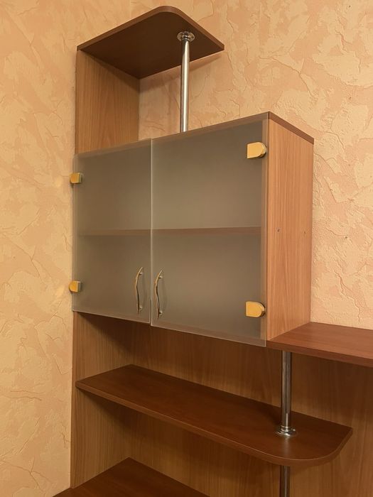 Продам свою стенку / уголок / стол для учебы, работы