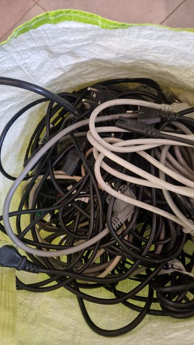 Kabel zasilajacy