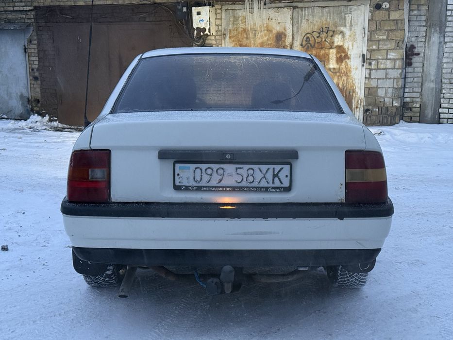 Опель Вектра А Opel Vectra A 1.6 газ/бенз на гарній резині