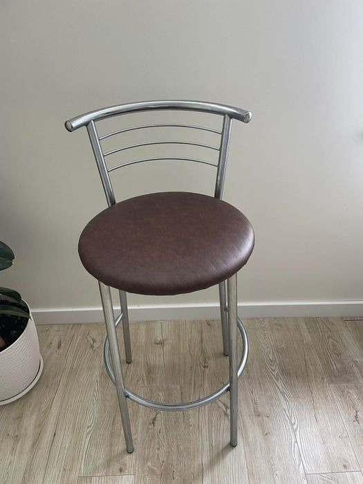 Нові барні стільці