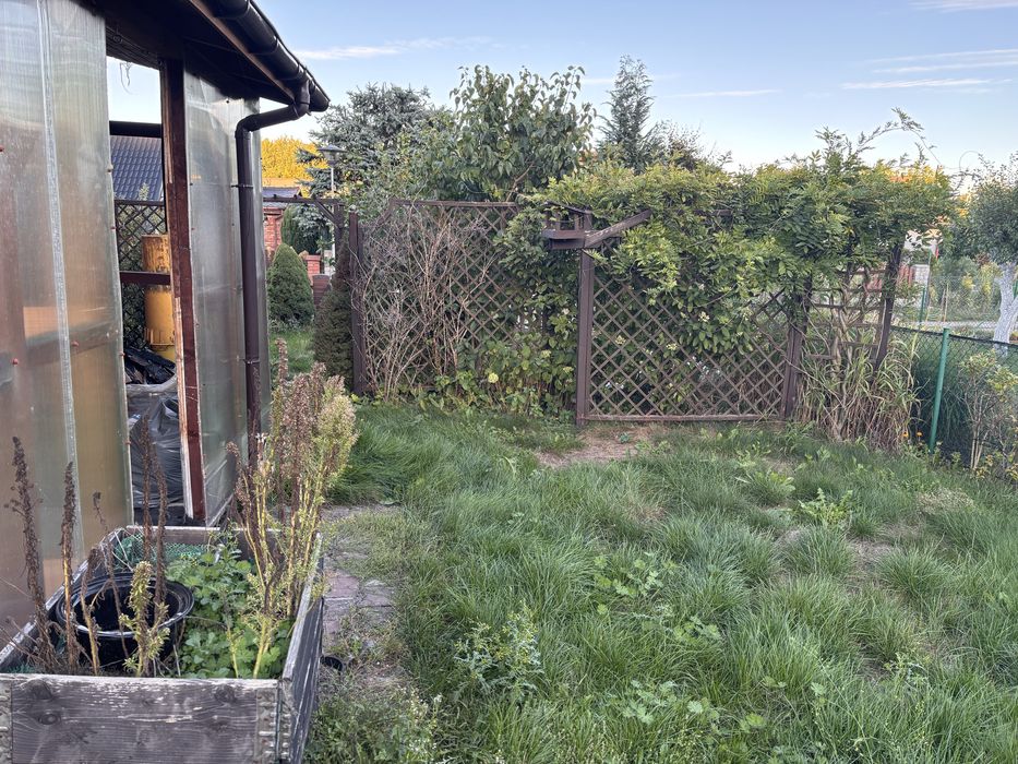 ROD BARTOSZEWO – 318m²  | Parking na działce