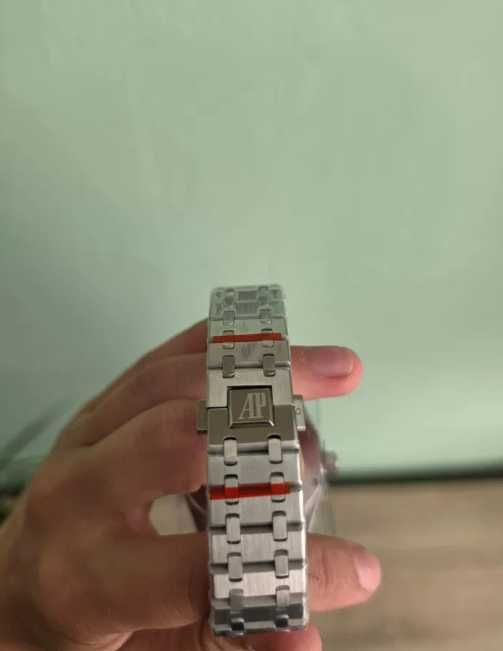 Nowy_Zegarek_Audemars Piguet_ /Mechanizm-czarny
