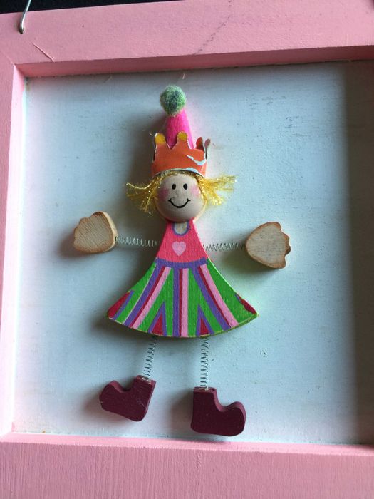 Quadro Boneca de Madeira Artesanal 20x1,5x36