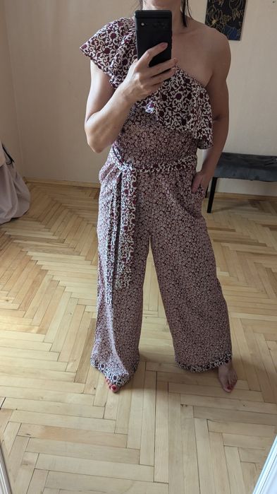 Комбінезон з кишенями і цікавим принтомрозмір S