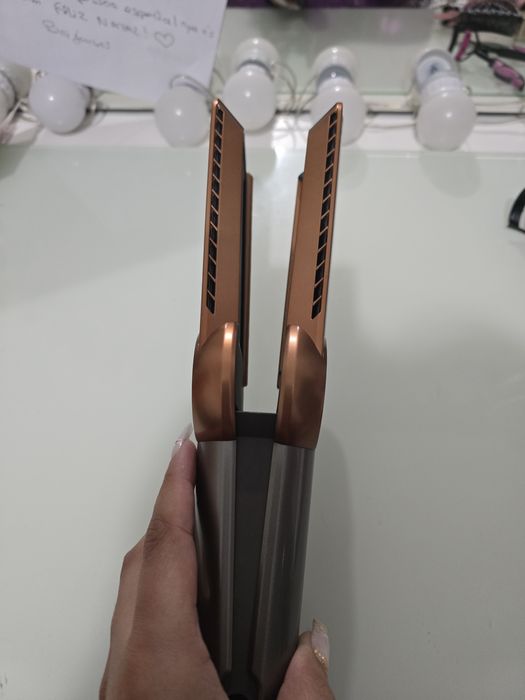 Alisador/Secador Dyson Airstrait