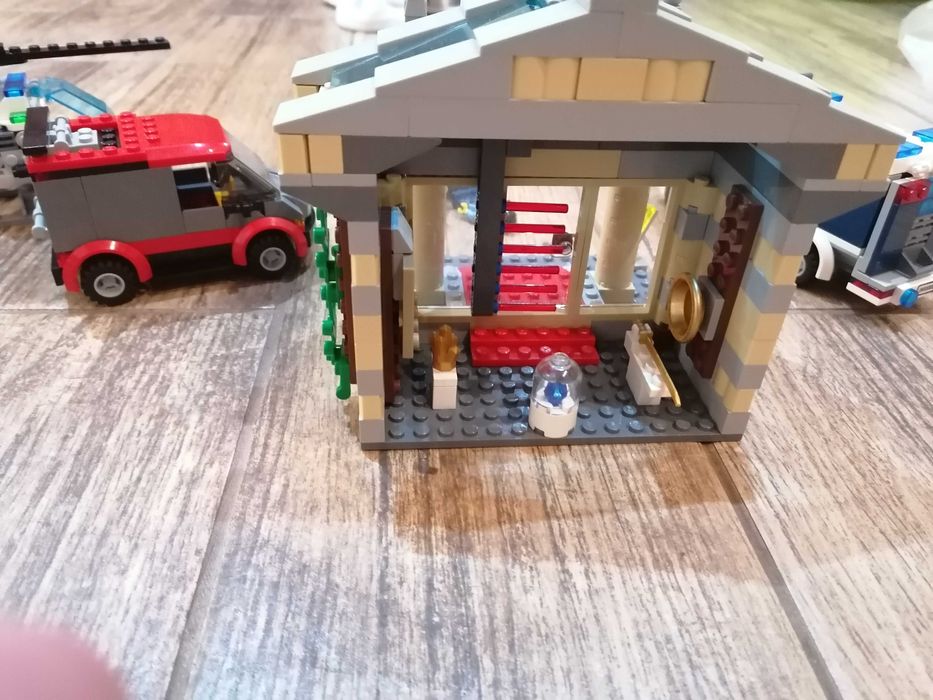 LEGO 60008 City - Włamanie do muzeum