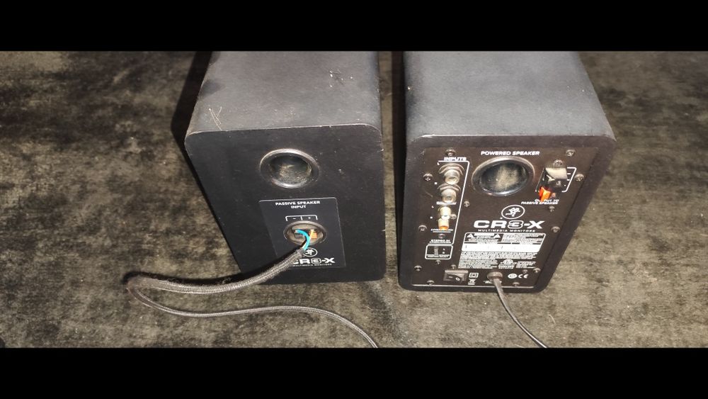 Colunas Mackie CR3-X