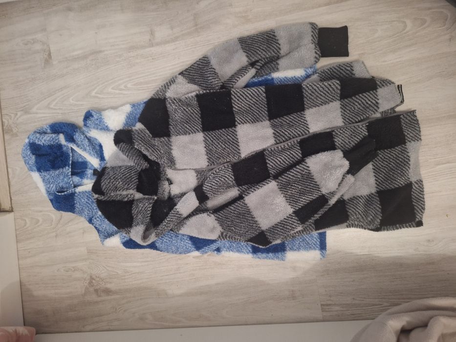 Casacos quentes praticamente novos