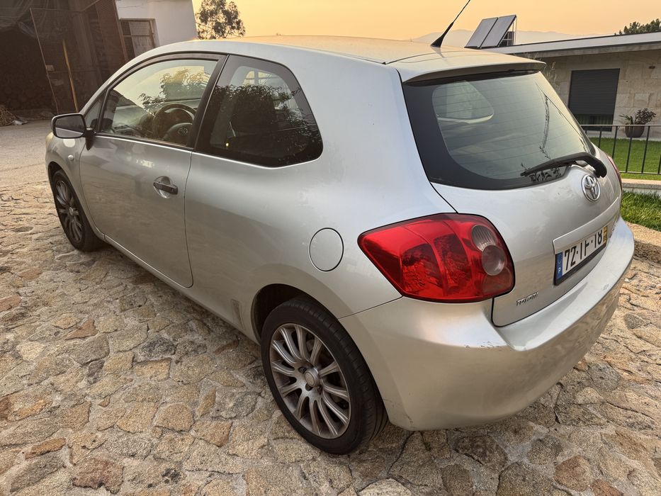 Toyota Auris 1.4 D-4D 90cv | 2009 | 221.000 km | Comercial