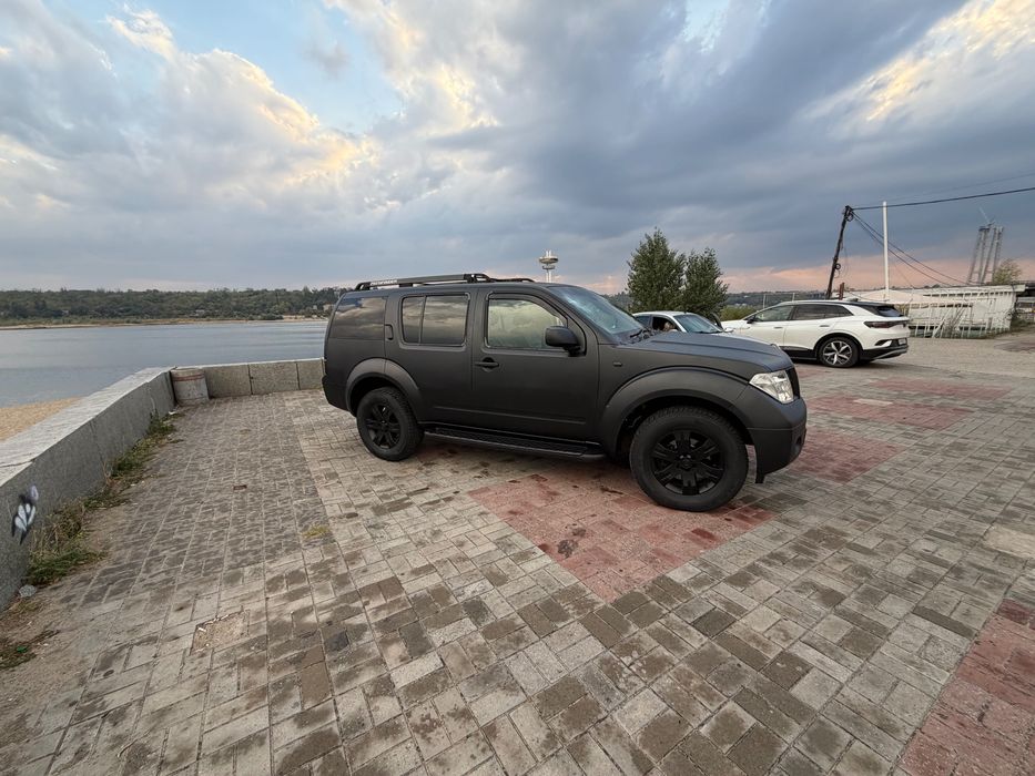 Nissan pathfinder r51