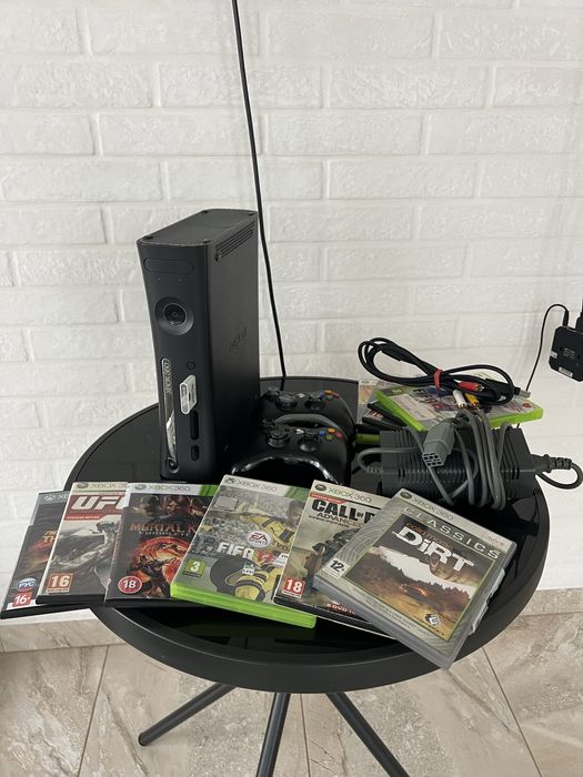 Xbox 360 + 2 джойстики + багато ігор – повний комплект