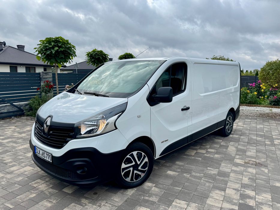 Renault Trafic Long 2017 rok Bogato wyposażony HAK Polecam Ładny Stan
