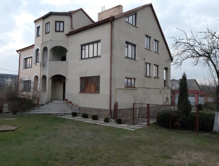 Продам будинок в м.Буську