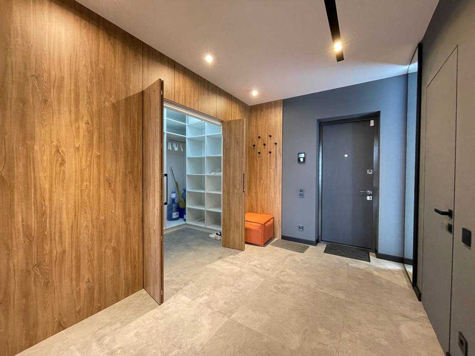 Героїв УПА 73в. Студія+спальня. Гардероб.  60м.кв.  Підземний паркінг!