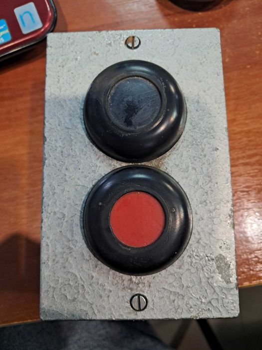 Пост кнопочний (кнопка) ПКЕ 222-3У2 , ПКЕ 212-2У3 , GGH (мет. корпус)