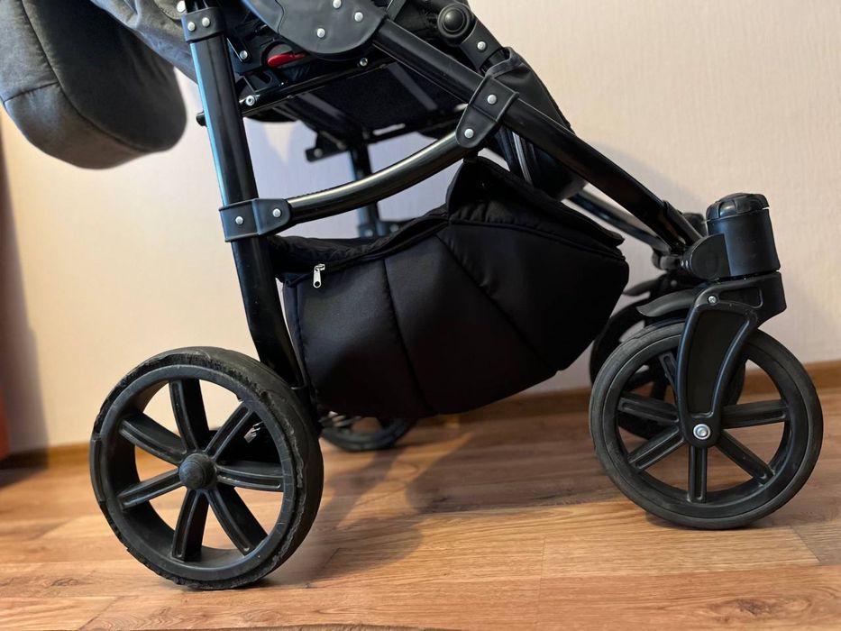 Продаю коляску 2в1