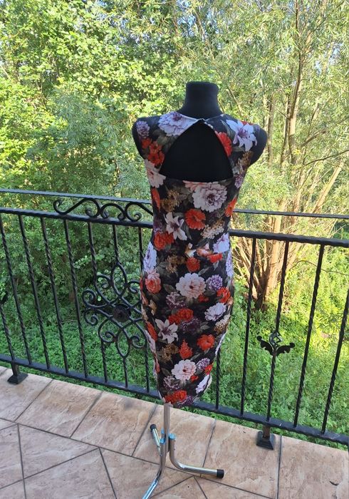 Sukienka midi marka Lustre rozmiar M 38