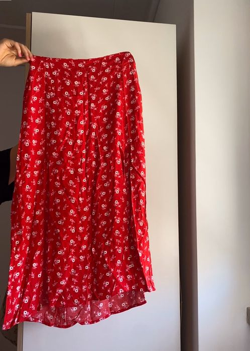 Saia comprida com flores Stradivarius