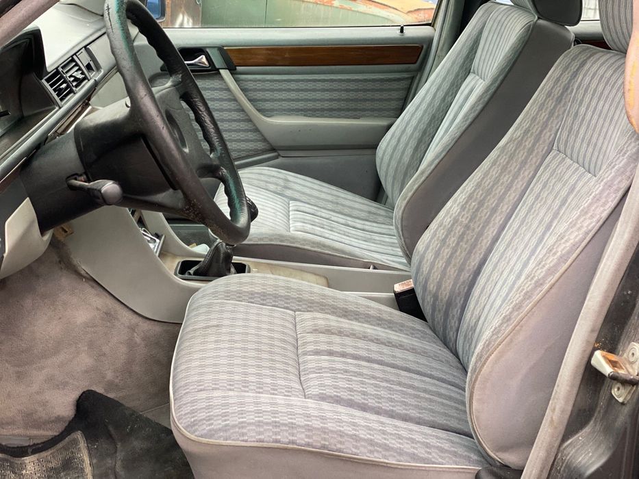 PEÇAS Mercedes W124 250D