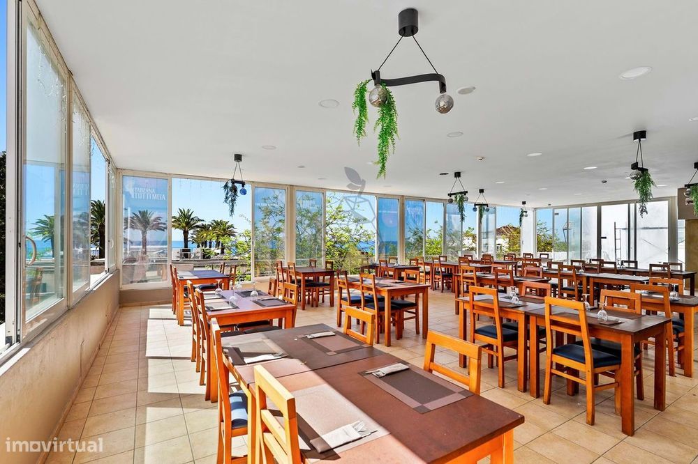 Um negocio com Alma de Verão - Restaurante na Praia da Rocha