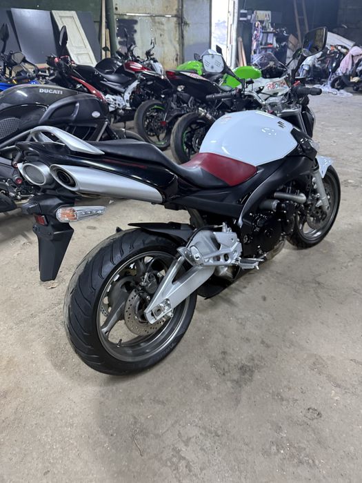 Японський мотоцикл Suzuki GSR 400 з Японії Сузукі ЖСР 400