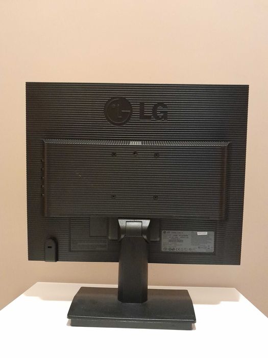 Monitor LG Flatron, 19" model L1919S, sprawny