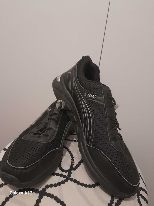 Adidasy buty sportowe rozmiar 40.5 41 dł wkładki 26 26.5cm stan bdb