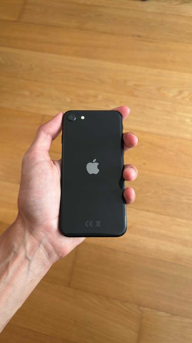 iPhone SE com 128GB
