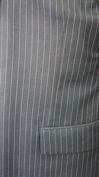 Nowy Metka Garnitur LUIS ROSSI 100% Wiskoza Grafit Prążki Rozmiar 54