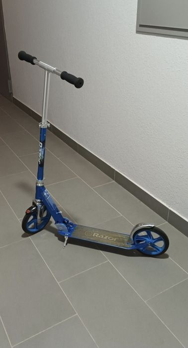Самокат Razor A5 Lux