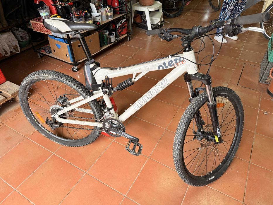 Bike BTT - Mongoose Otero Comp (de suspensão total / full suspension).