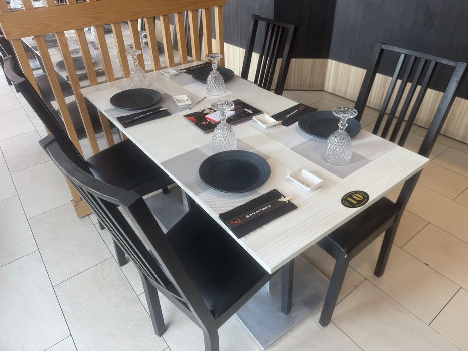 Mesas e Cadeiras de Restaurante – em bom estado