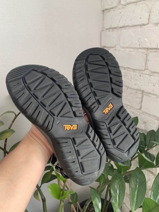 Унісекс Сандалі Teva | Knee | Source 38 розмір