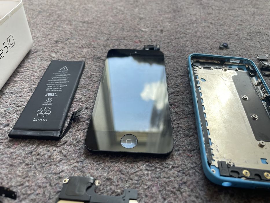 iPhone 5c 16gb icloud louk