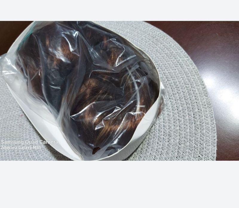 Piękna peruka damska