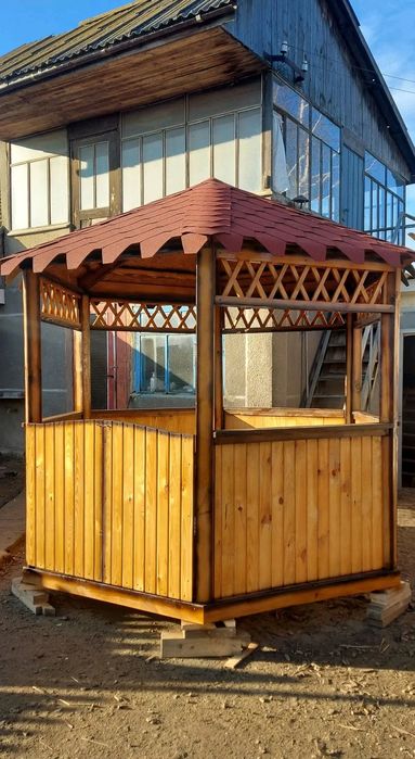 Альтанка біседка шестиграна, на 10-12 людей.