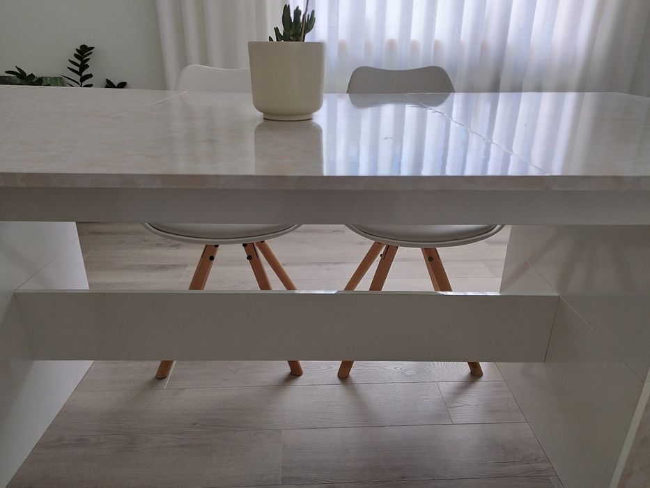 Mesa de jantar branca