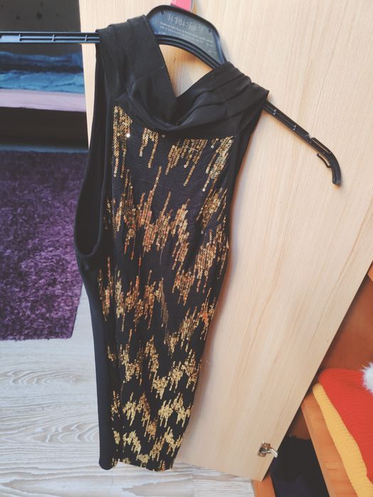 Sprzedam sukienkę z cekinami