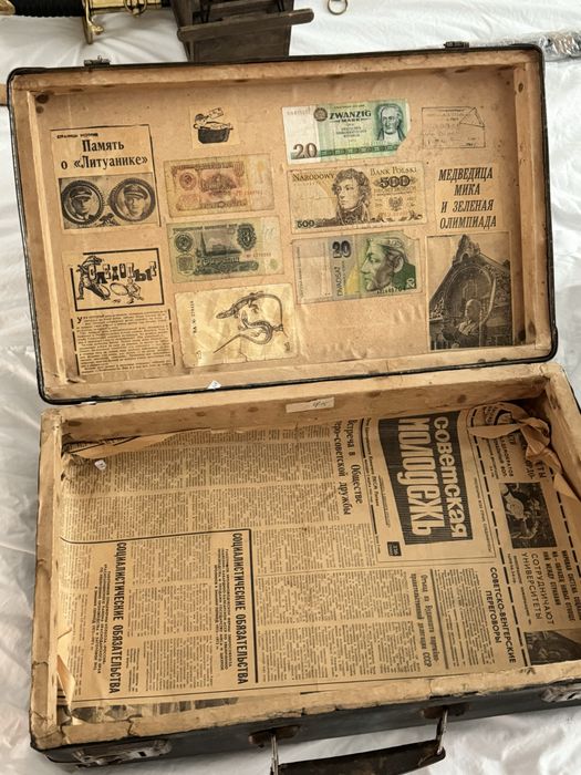 Conjunto 3 malas antigas e 2 caixas metalicas antiguidades