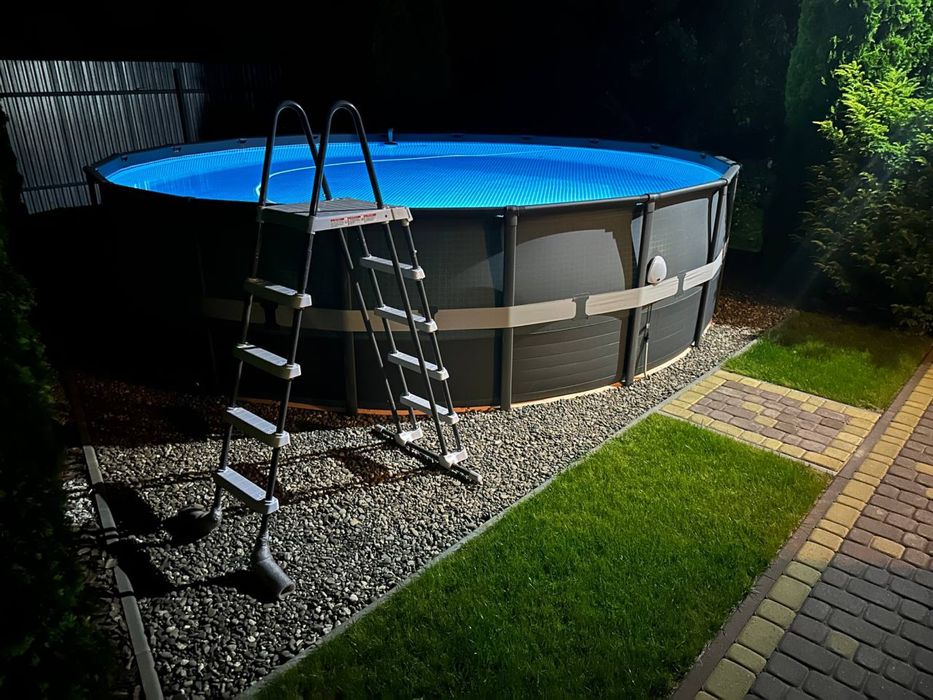 Здається котедж з банею