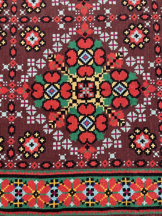Старовинний килим ручної роботи